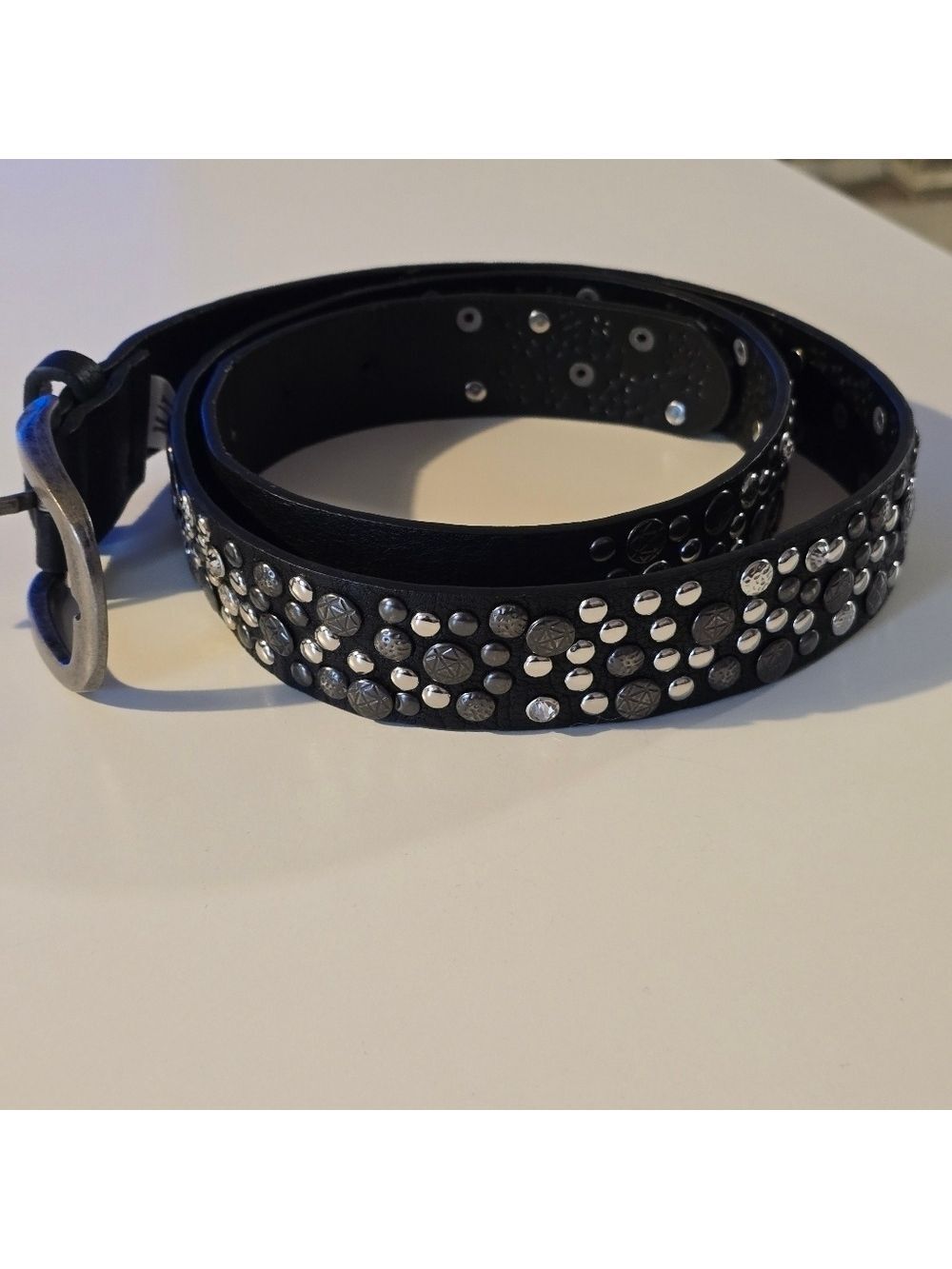 Studded faux leather belt color black - Picture 2 of 4